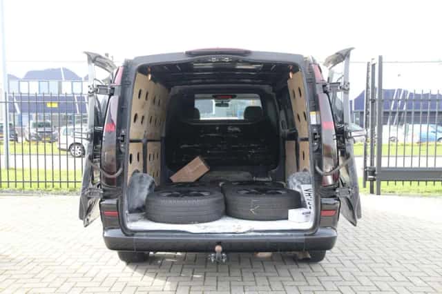 Mercedes-Benz Vito (2014) thumbnail 3