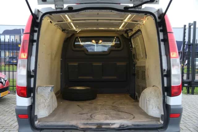 Mercedes-Benz Vito (2011) thumbnail 3