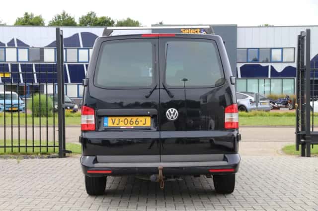 Volkswagen Transporter (2014) thumbnail 2