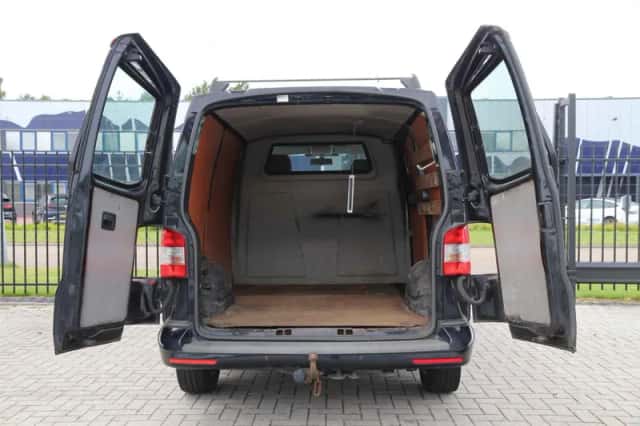 Volkswagen Transporter (2014) thumbnail 3