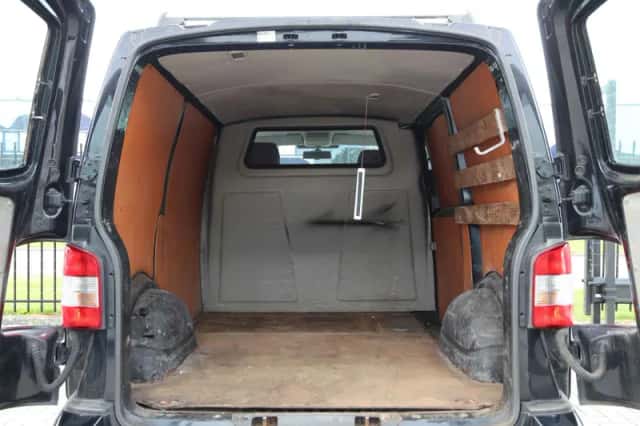 Volkswagen Transporter (2014) thumbnail 4