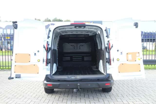 Ford Transit Connect (2019) thumbnail 3