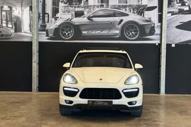 Porsche Cayenne (2011) thumbnail 2