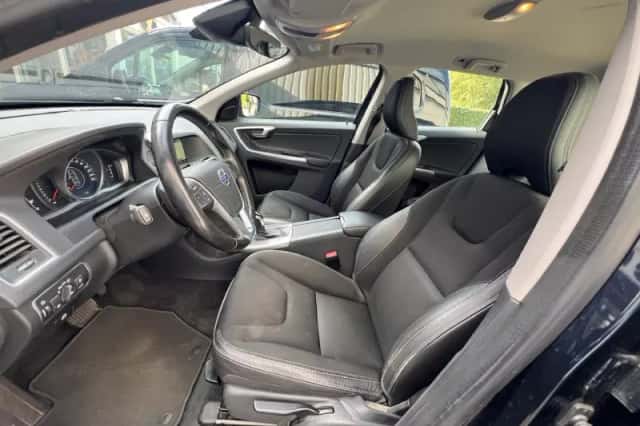 Volvo XC60 (2016) thumbnail 6