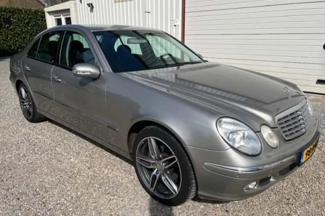 Mercedes-Benz E-Klasse (2004) thumbnail 2