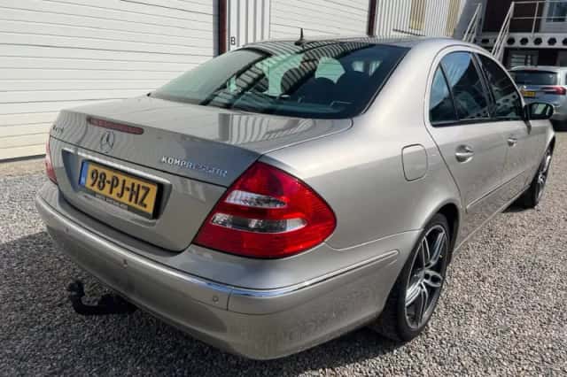 Mercedes-Benz E-Klasse (2004) thumbnail 5