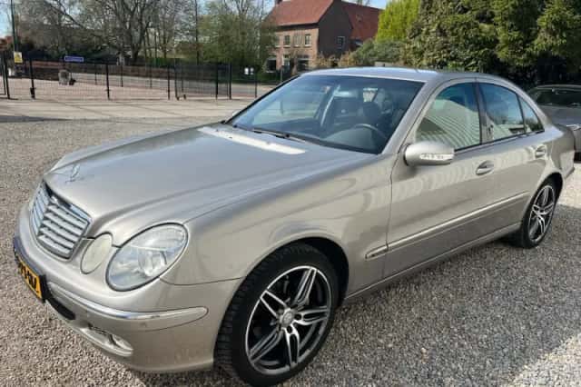 Mercedes-Benz E-Klasse (2004) thumbnail 6