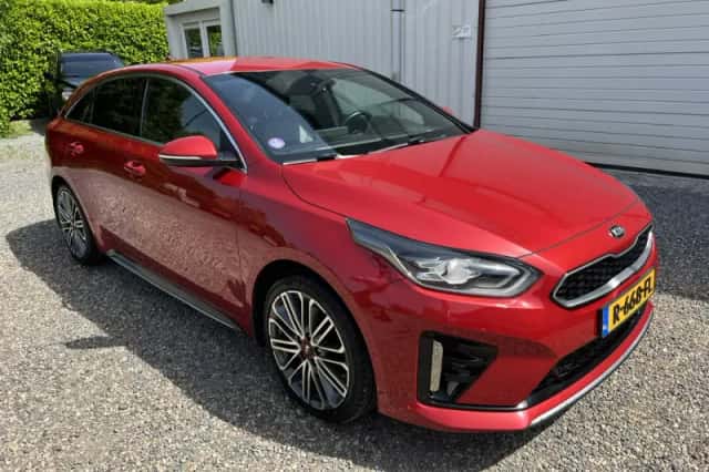 Kia ProCeed (2019) thumbnail 2