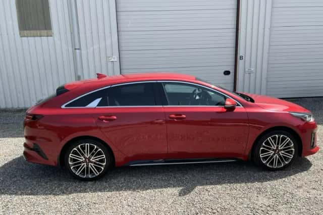 Kia ProCeed (2019) thumbnail 3