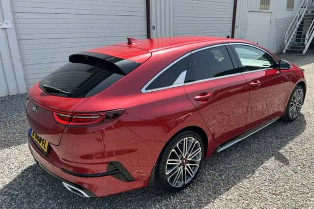 Kia ProCeed (2019) thumbnail 4