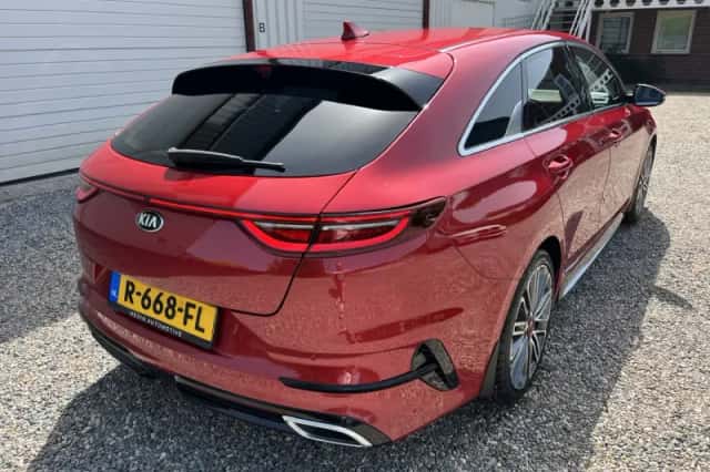 Kia ProCeed (2019) thumbnail 5