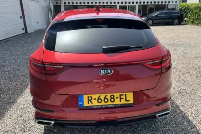 Kia ProCeed (2019) thumbnail 6