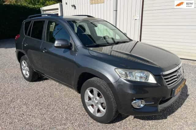 Toyota RAV4 (2011) thumbnail 1
