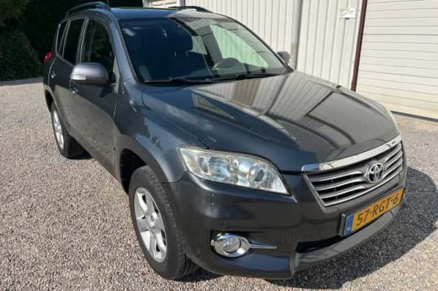 Toyota RAV4 (2011) thumbnail 2