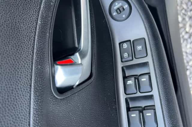 Kia Picanto (2014) thumbnail 4