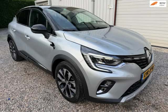 Renault Captur (2022) thumbnail 1
