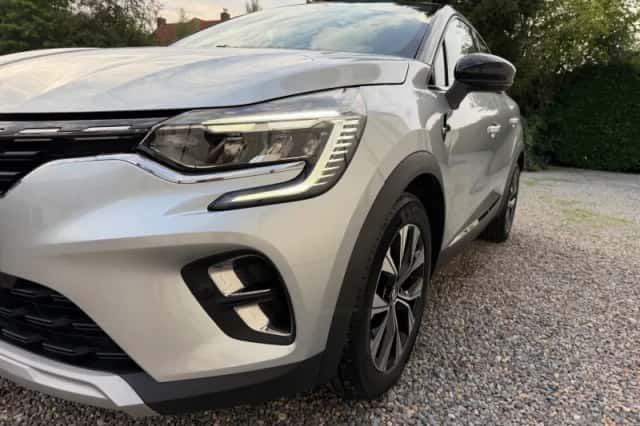 Renault Captur (2022) thumbnail 5