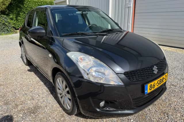 Suzuki Swift (2011) thumbnail 2