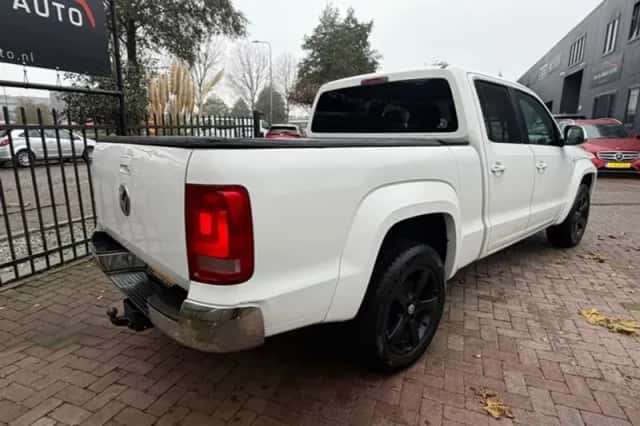 Volkswagen Amarok (2013) thumbnail 2