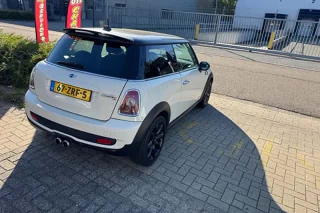 MINI Cooper S (2007) thumbnail 4