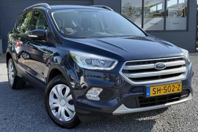 Ford Kuga (2018) thumbnail 2