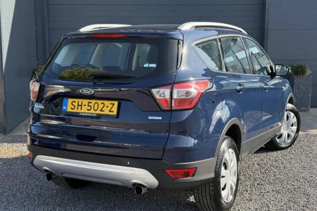Ford Kuga (2018) thumbnail 4