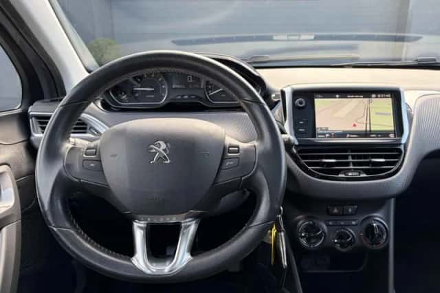 Peugeot 2008 (2017) thumbnail 3