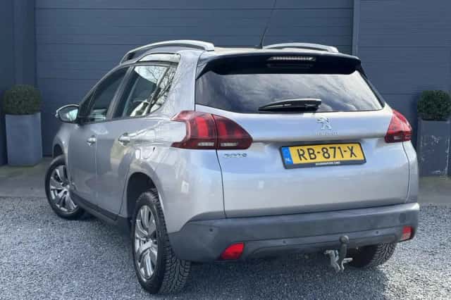 Peugeot 2008 (2017) thumbnail 4