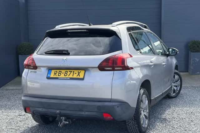 Peugeot 2008 (2017) thumbnail 5