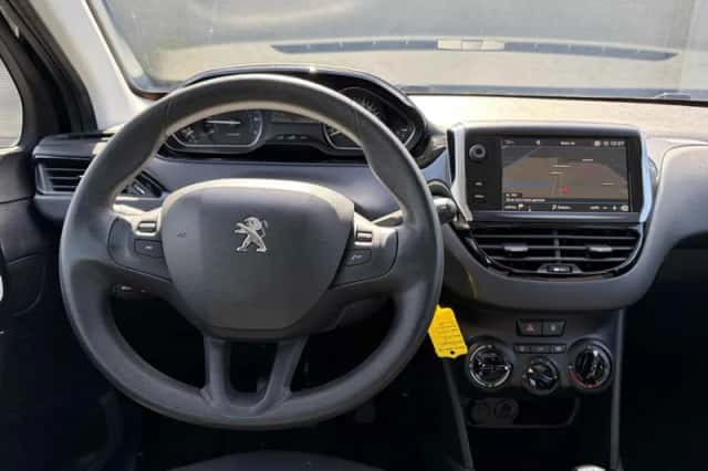 Peugeot 208 (2018) thumbnail 3