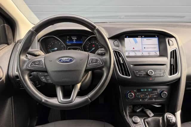 Ford Focus (2017) thumbnail 3