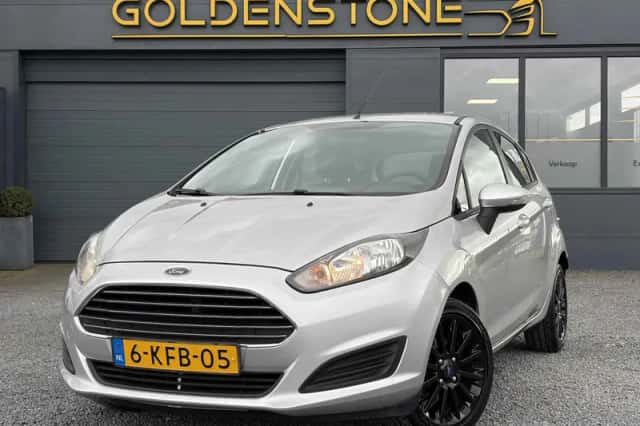Ford Fiesta (2013) thumbnail 1