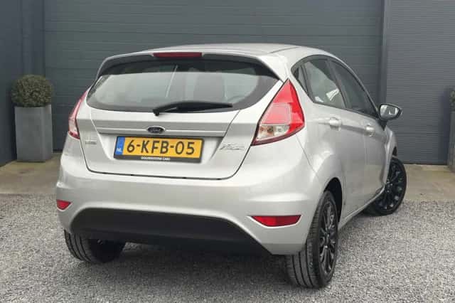 Ford Fiesta (2013) thumbnail 5