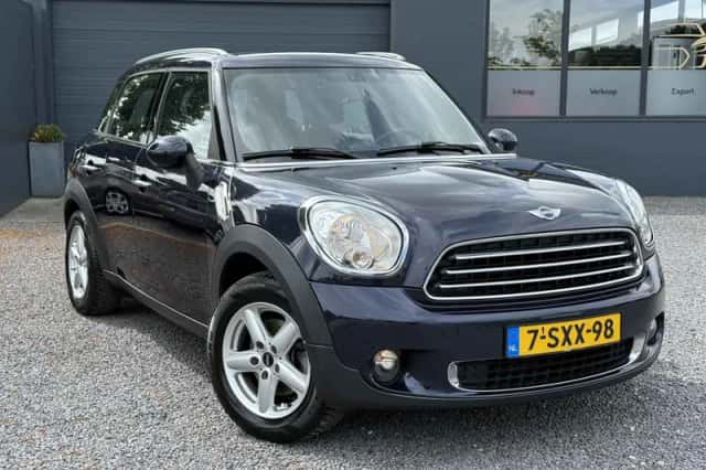 MINI Countryman (2014) thumbnail 2