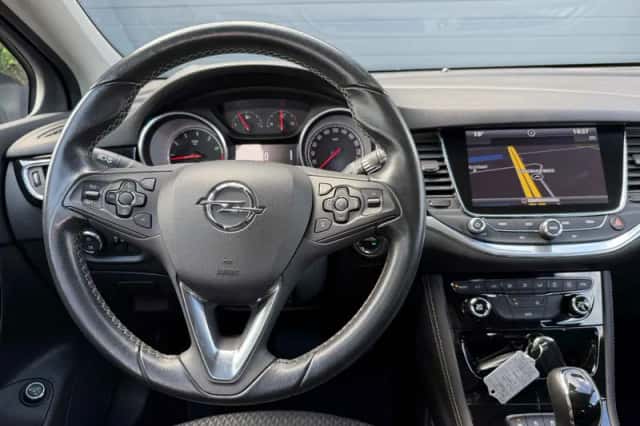 Opel Astra (2017) thumbnail 3