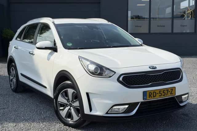 Kia Niro (2017) thumbnail 2