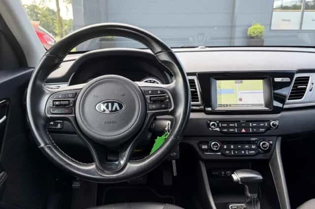 Kia Niro (2017) thumbnail 4