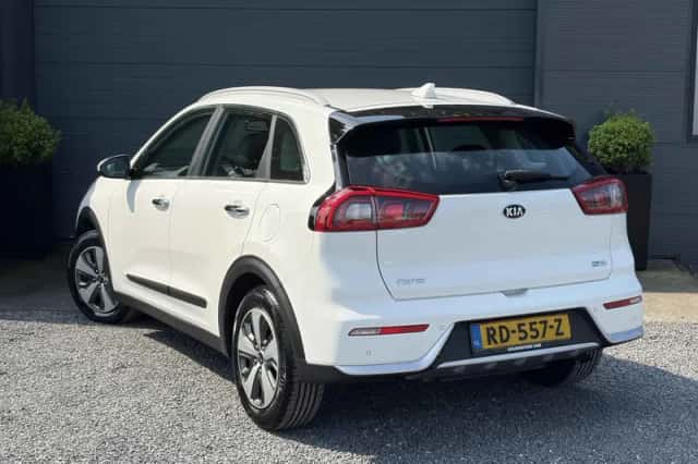 Kia Niro (2017) thumbnail 5