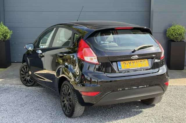 Ford Fiesta (2014) thumbnail 5