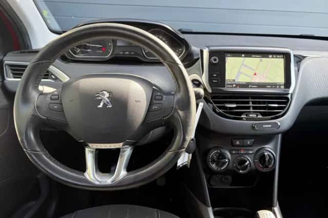 Peugeot 2008 (2017) thumbnail 3