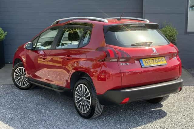 Peugeot 2008 (2017) thumbnail 4