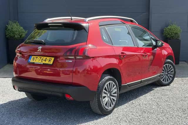 Peugeot 2008 (2017) thumbnail 5