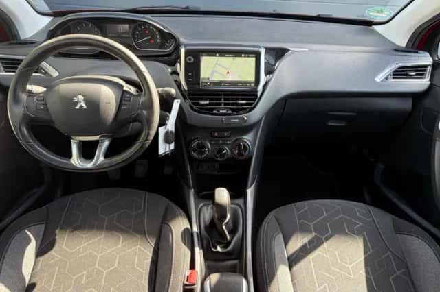Peugeot 2008 (2017) thumbnail 6