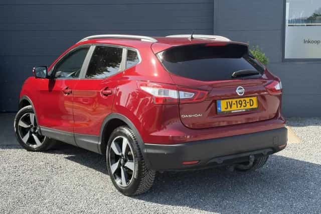 Nissan Qashqai (2016) thumbnail 4