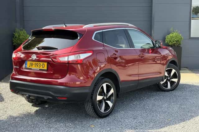 Nissan Qashqai (2016) thumbnail 5
