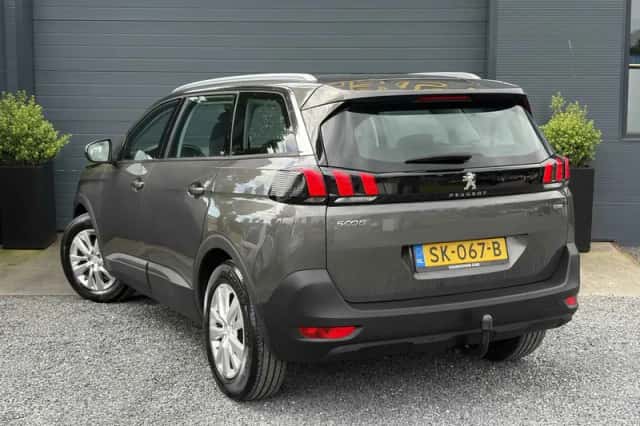 Peugeot 5008 (2018) thumbnail 4