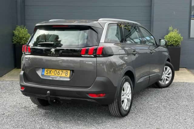 Peugeot 5008 (2018) thumbnail 5