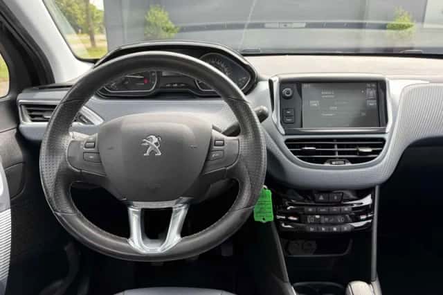 Peugeot 208 (2017) thumbnail 3