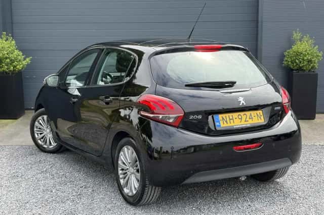 Peugeot 208 (2017) thumbnail 4