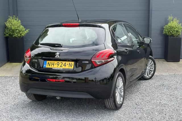 Peugeot 208 (2017) thumbnail 5